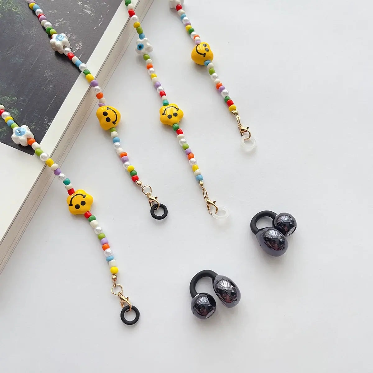 Classic Fashion Imitation Pearl Glass Bead Anti Lost Bracelet Lanyard for Free Clip Wireless Earphone Gift