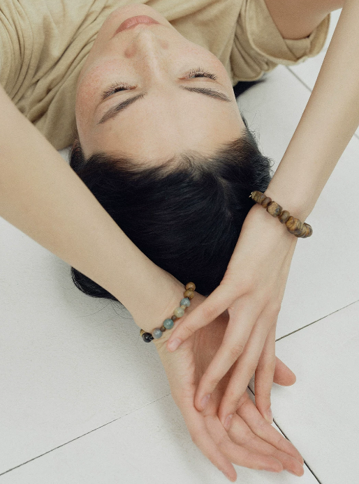 7-Year Cultivated Yingge Green Ki Agarwood Bracelet Jelly Sea Design Natural Healing Crystal Relaxing Daily Wear Bracelet